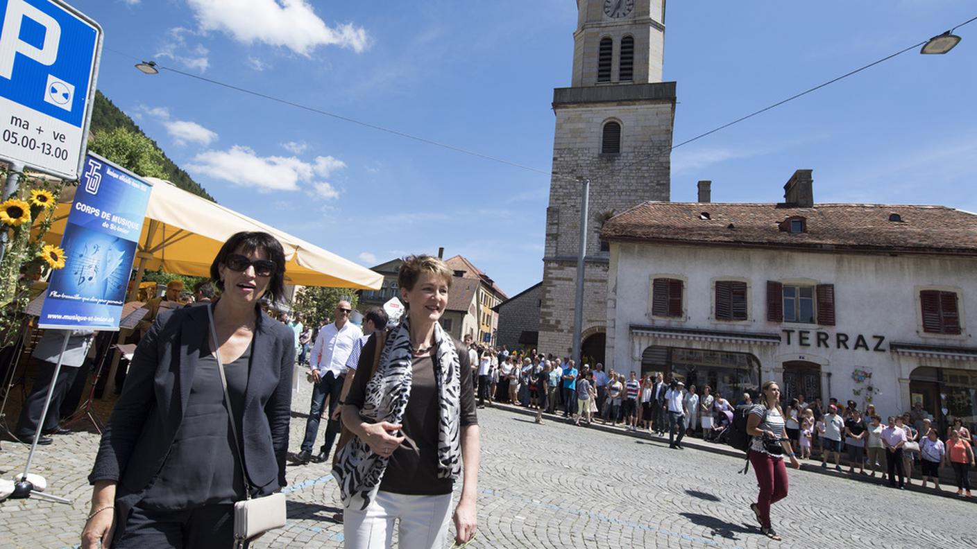 Simonetta Sommaruga und Doris Leuthard a St. Imier (7 luglio)