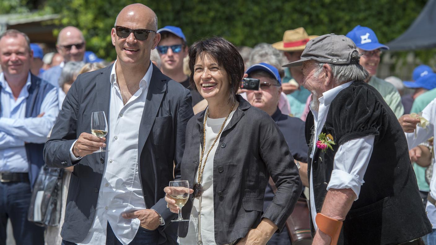 Alain Berset e Doris Leuthard a Saanen, luogo d'infanzia di Schneider-Ammann (8 luglio)