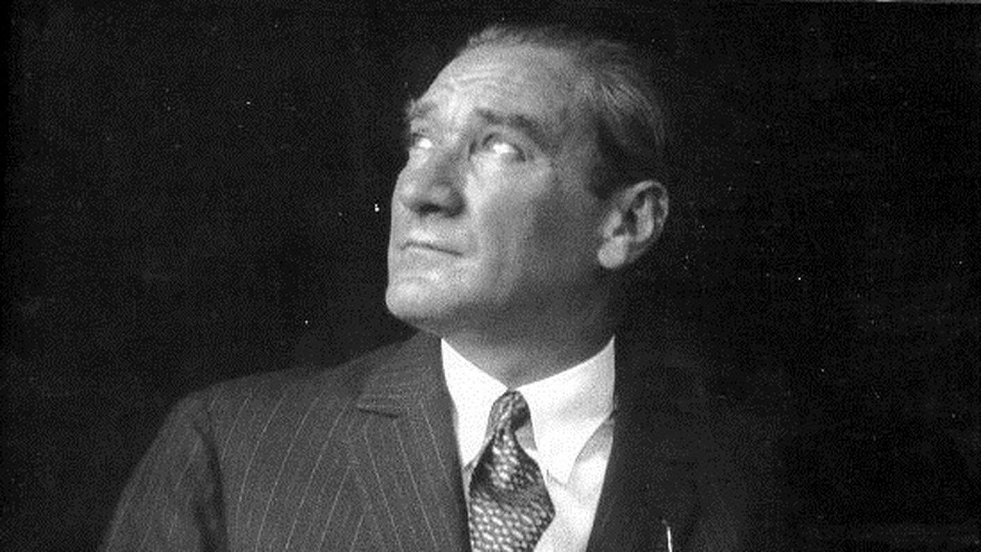Mustafà Kemal Atatürk (1881-1938). Allo storico fondatore della Turchia moderna si deve anche l'introduzione di un codice civile elaborato sul modello di quello svizzero