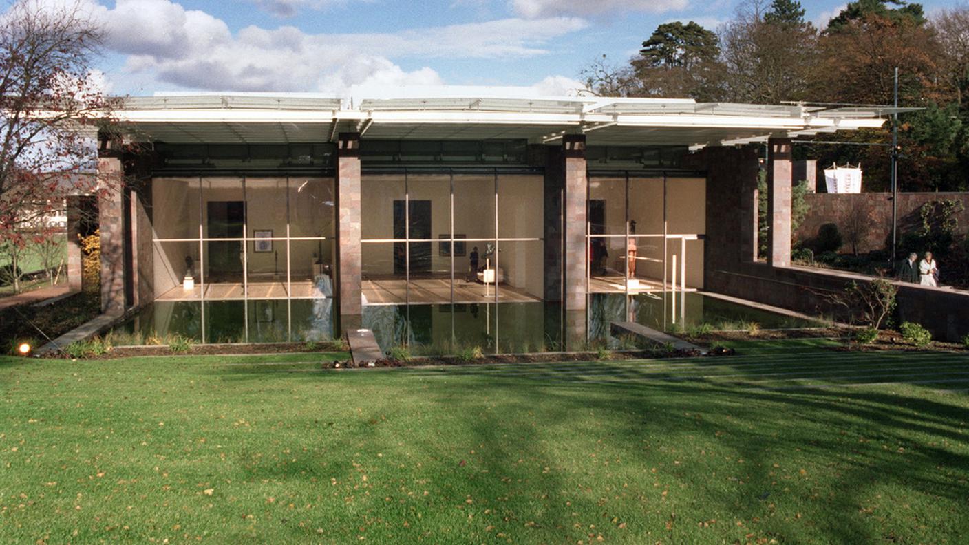 Da quasi 20 anni la collezione Beyeler di Riehen, presso Basilea, è il luogo dove si celebra la grande arte contemporanea. Con le sue mostre il museo si colloca ai primi posti per successo di visitatori.
