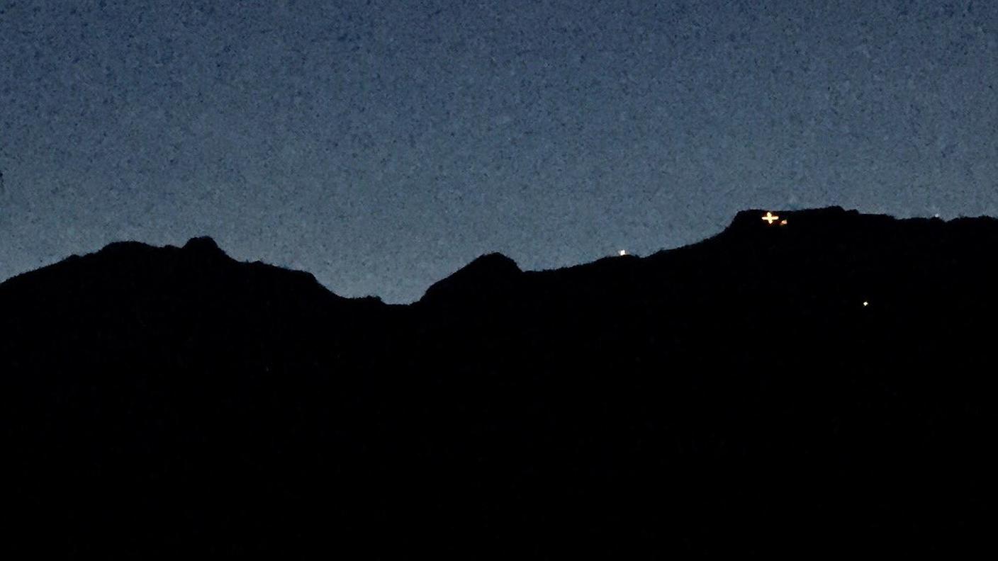 Le luci dei falò sul Calanda