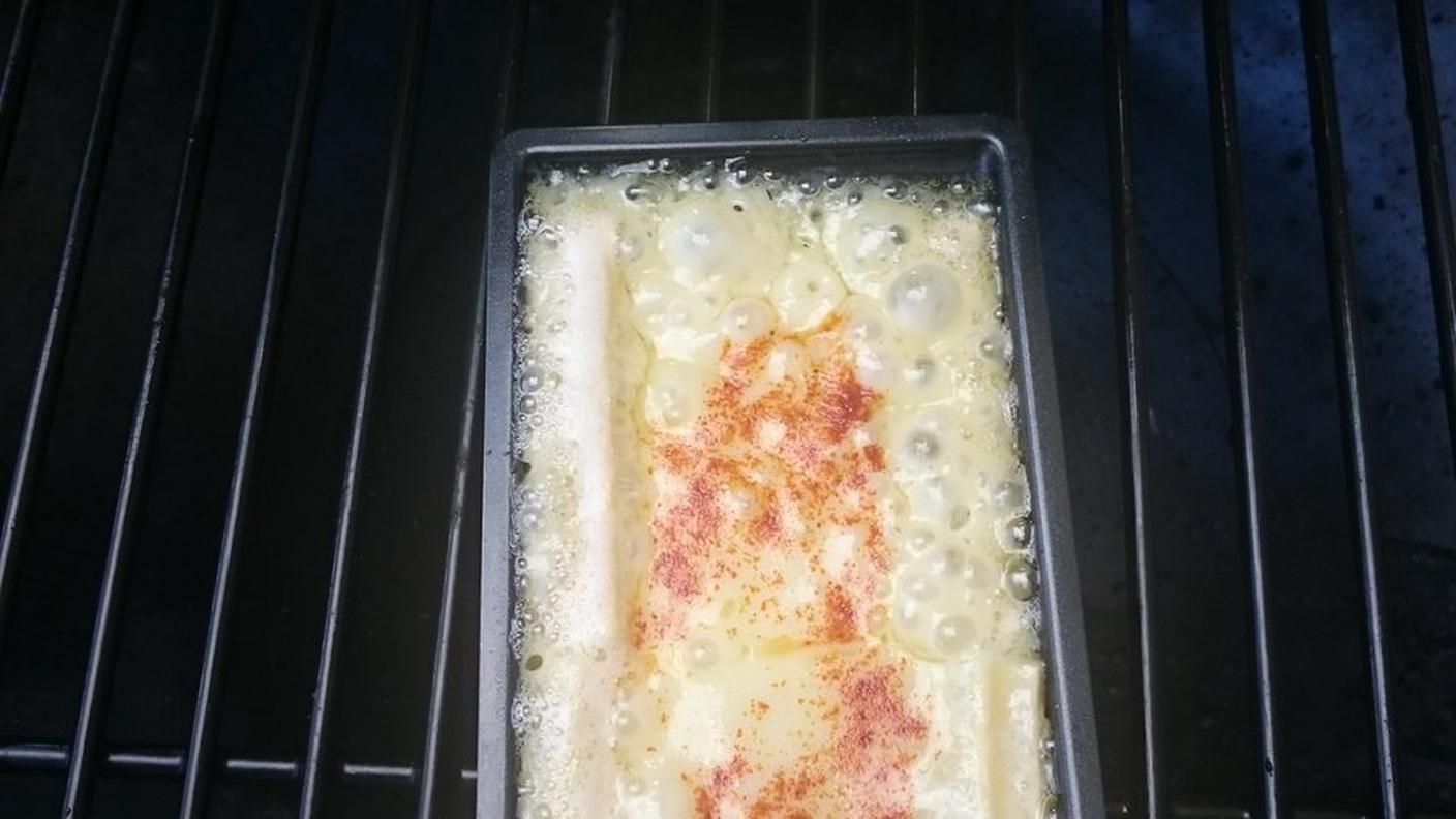 Una raclette sulla griglia, due tradizioni in un solo colpo