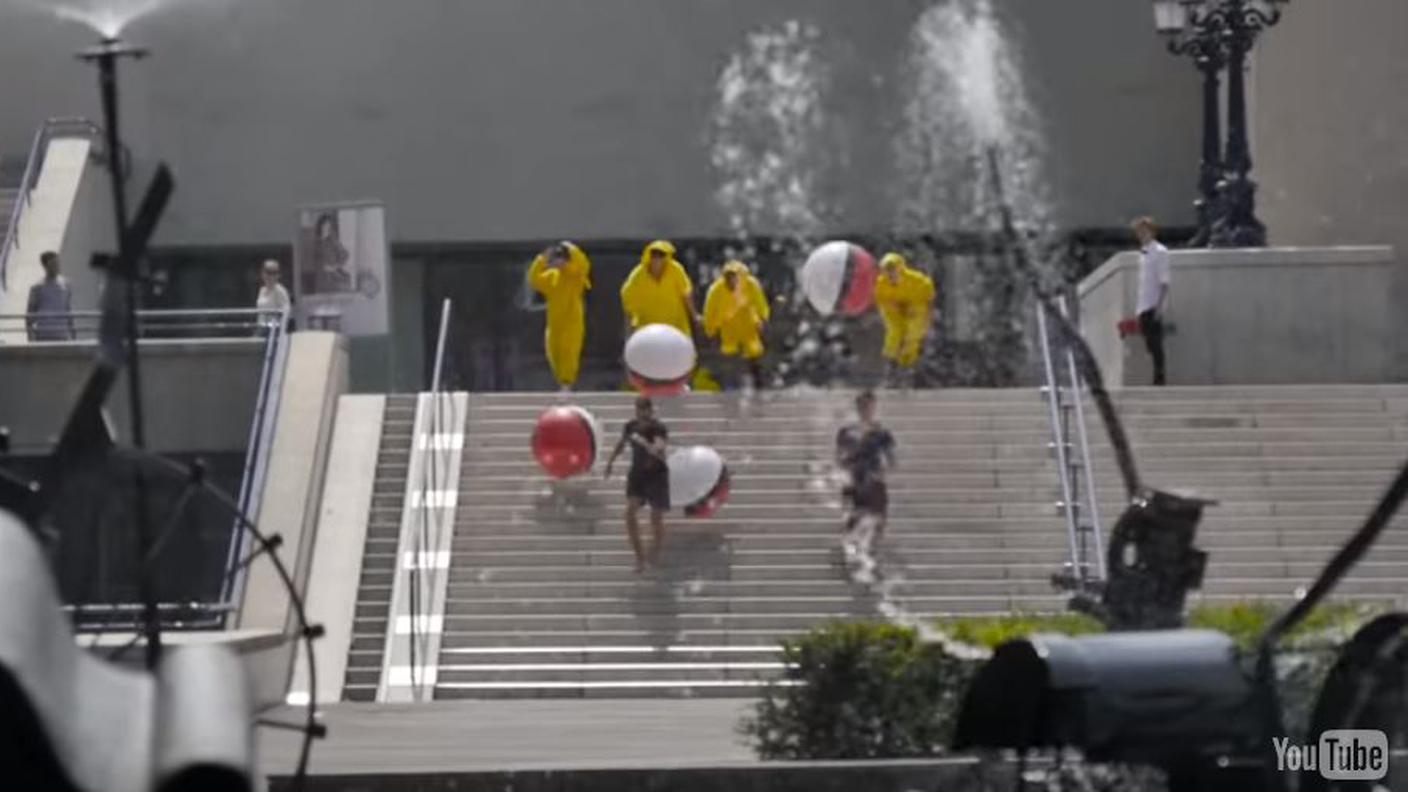 A Basilea sono le persone a fuggire dalle "pokeball"