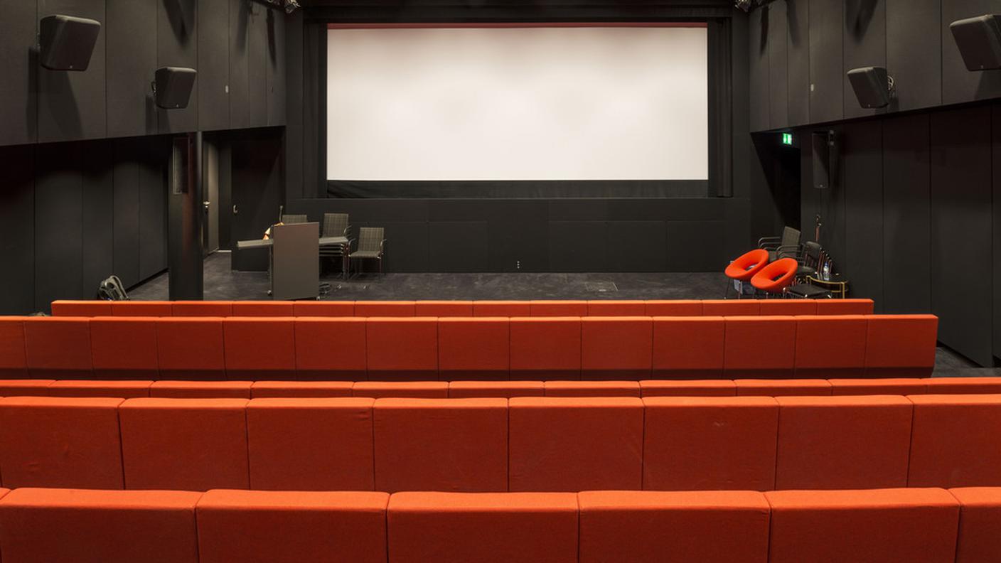 Cinema: l'età minima dovrà valere ovunque