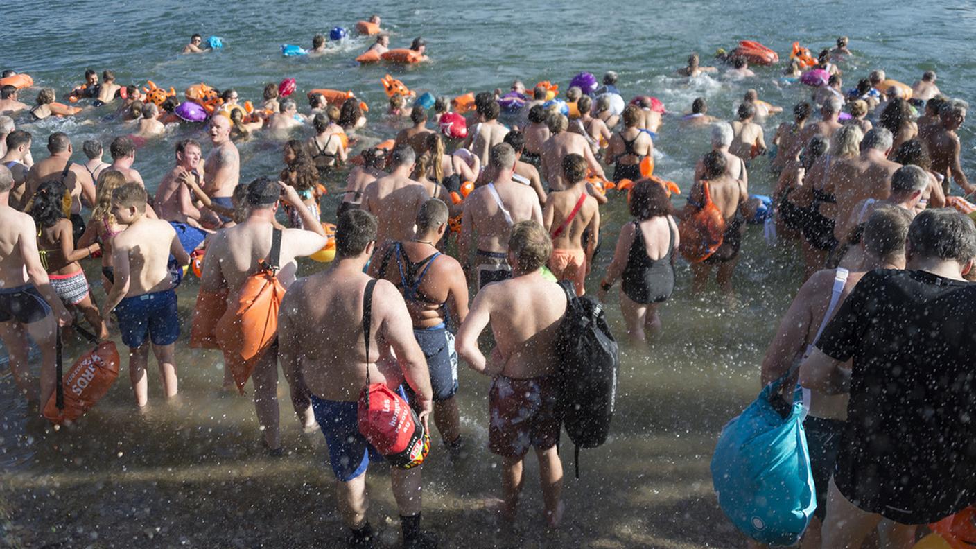 Un bagno gradito: a Basilea c'erano 30 gradi