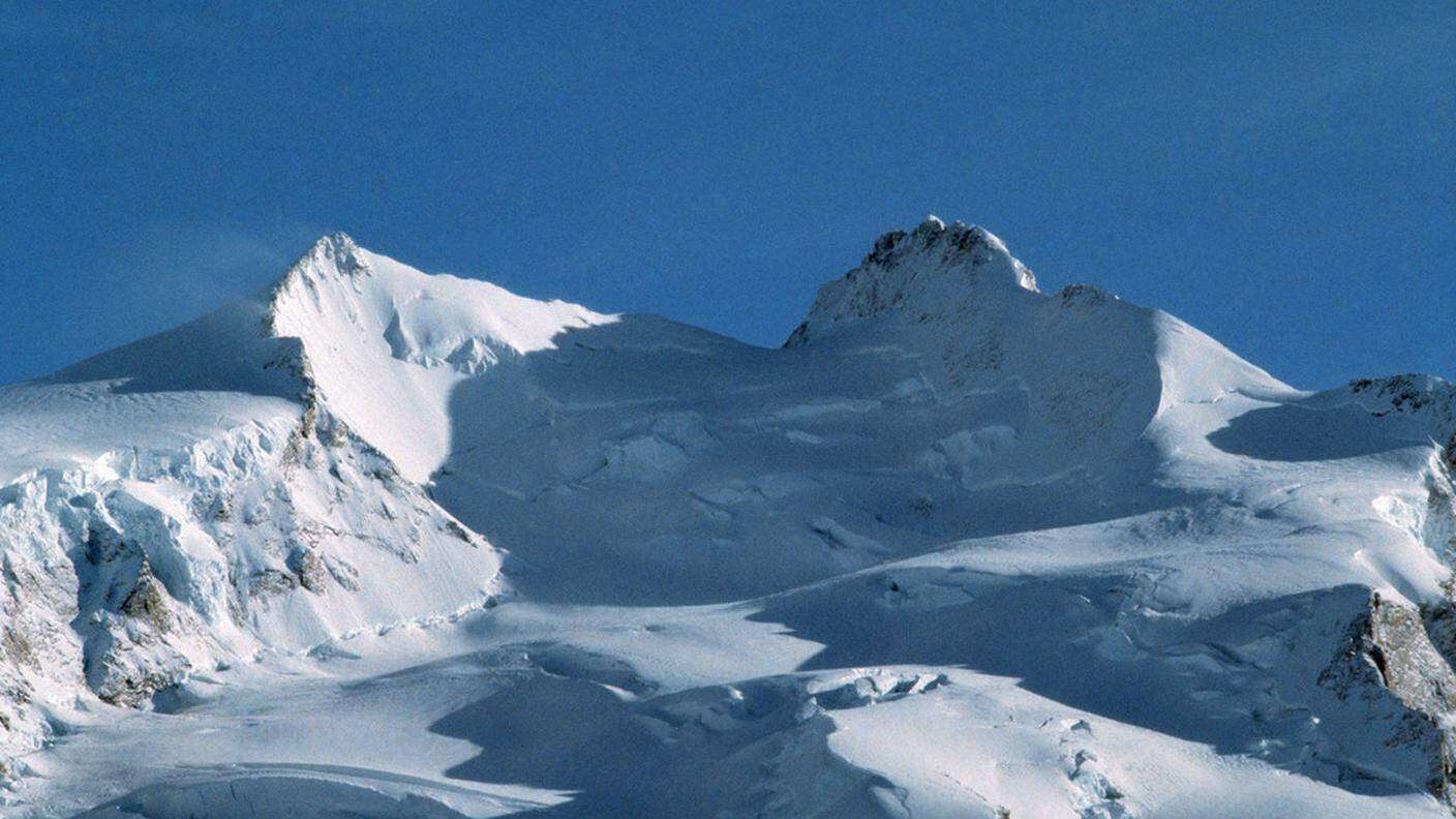 Il massicio del Monte Rosa dal lato svizzero, con la Dufourspitze