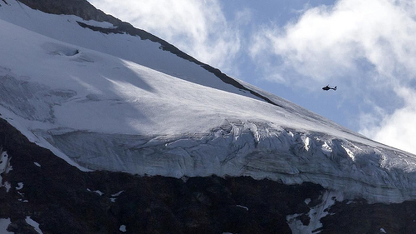 Le ricerche ad alta quota proseguono in cielo e a terra per trovare il pilota