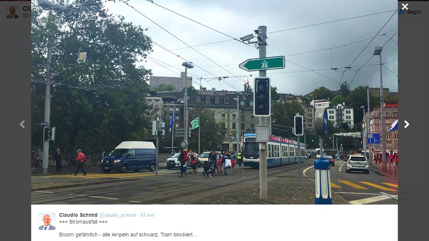 Ancora semafori spenti e linee di tram bloccate. Fortunatamente solo per una ventina di minuti...