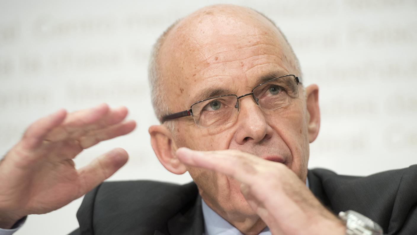 Il capo del Dipartimento delle finanze durante la conferenza stampa di giovedì