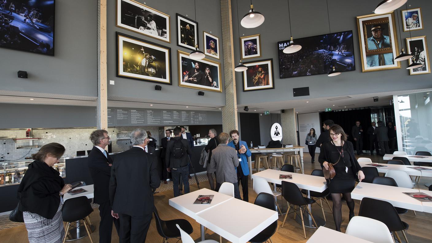 Anche la caffetteria di ArtLab è dedicata al jazz festival, con immagini e locandine