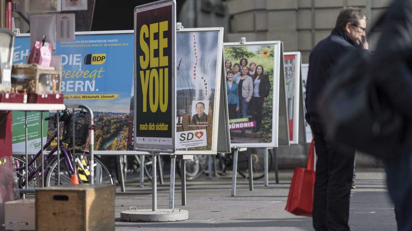 Propaganda elettorale nel centro di Berna, per le comunali in programma oggi