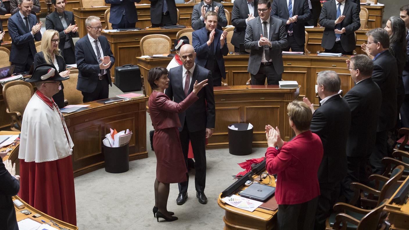 L'applauso ai due neoeletti