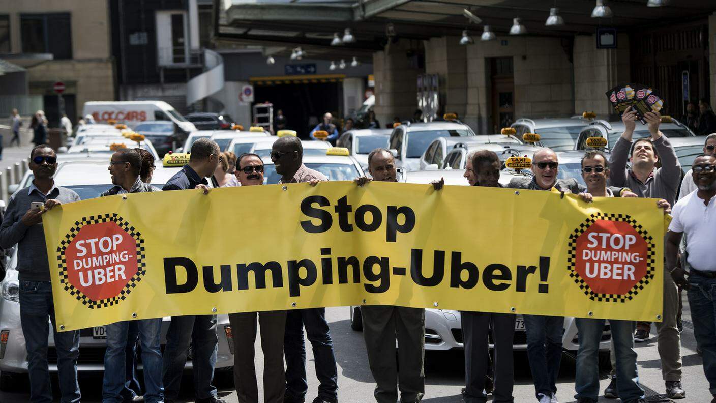 Una delle tante proteste fatte dai taxisti contro Uber
