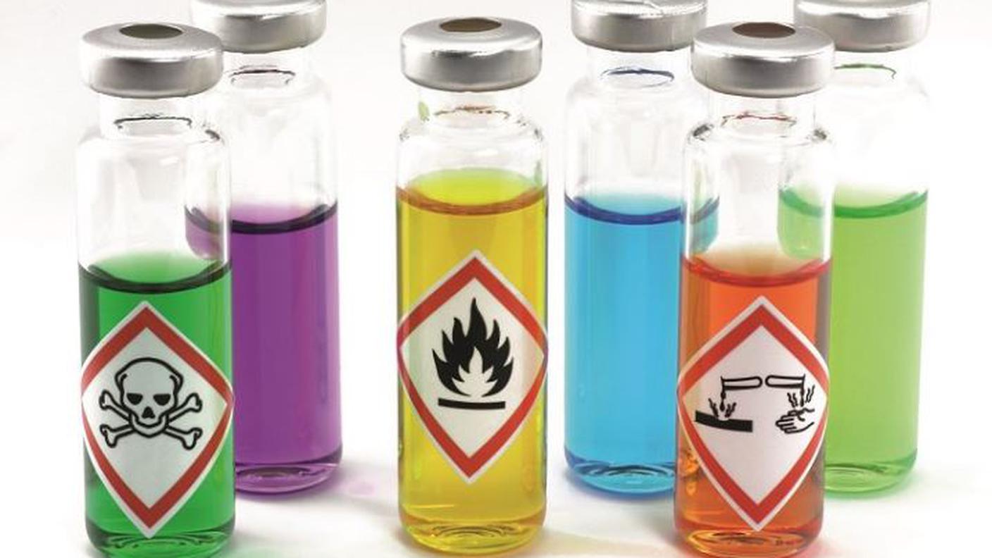 Si parla di sostanze come il perossido di idrogeno, l'acetone o i nitrati
