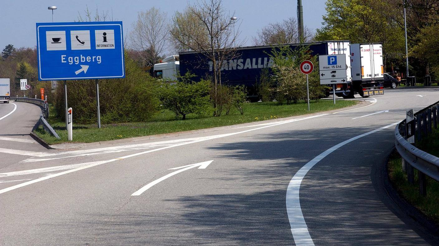 Il presunto autore è poi fuggito fino in Francia