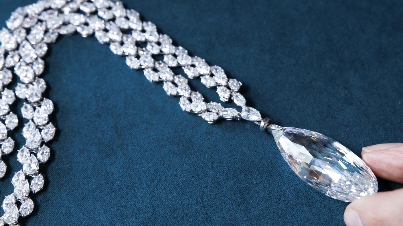 Uno dei pezzi forti, una collana con diamanti da oltre 90 carati stimata tra 9 e 14 milioni di franchi