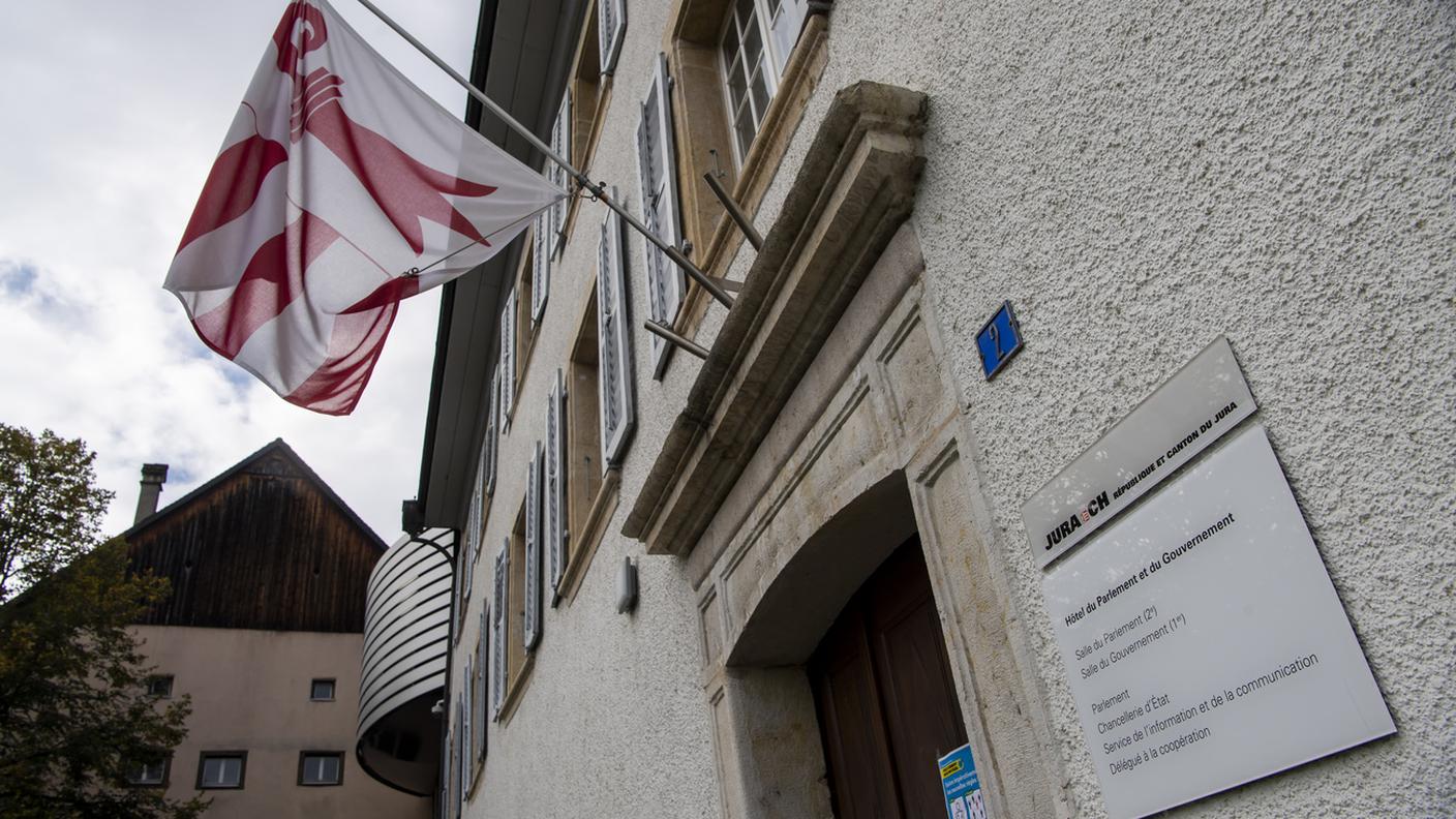La sede, a Delémont, del Governo e del Parlamento del Giura: i giurassiani votano sulla possibilità di destituire i ministri cantonali