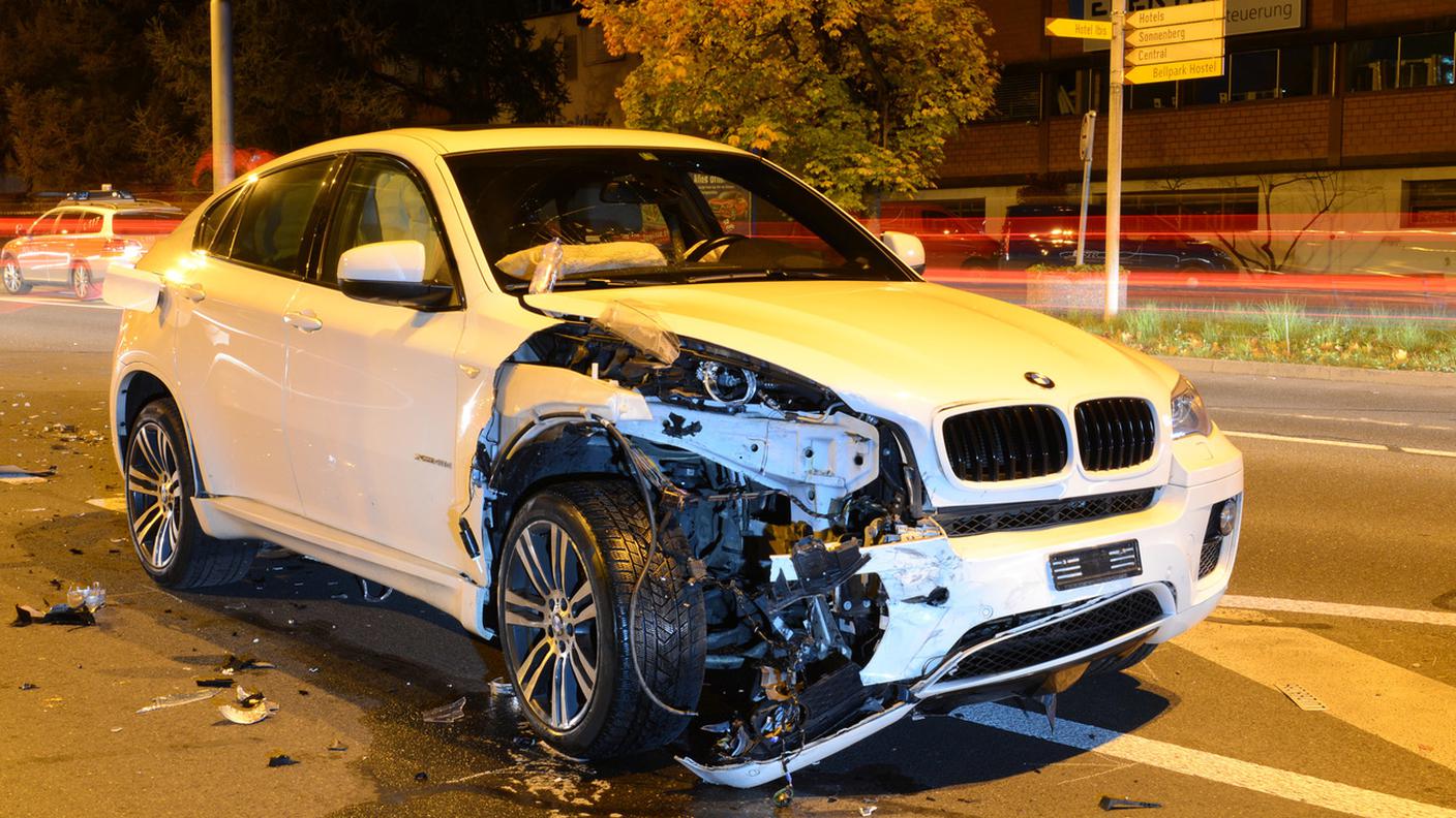 Sono 241 i morti e 4'002 i feriti gravi registrati negli incidenti stradali in Svizzera nel 2022