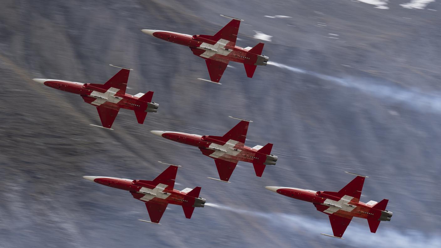 La Patrouille Suisse riprende le attività aeree