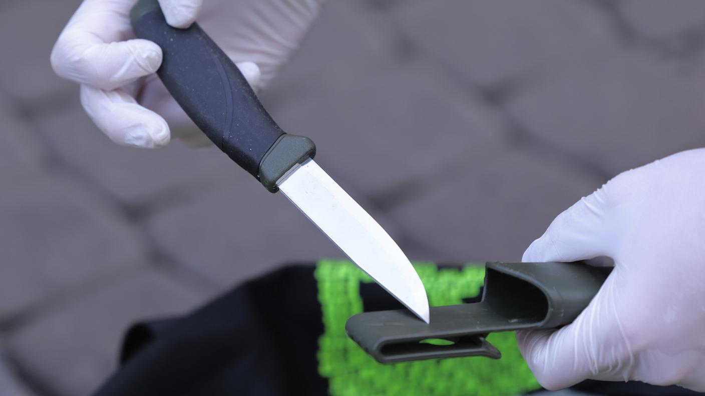 Lucerna, feriti due agenti di sicurezza