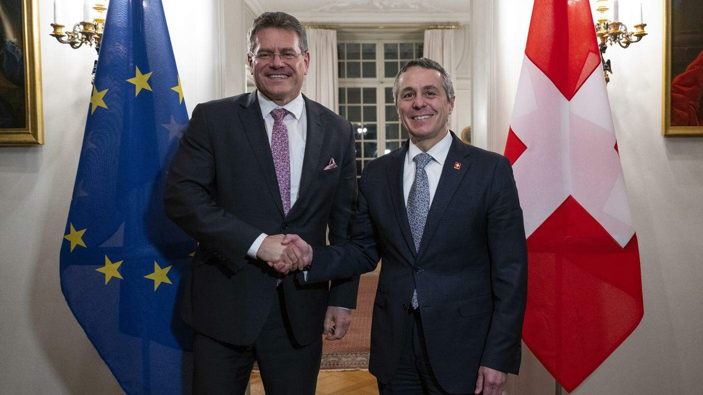 Il responsabile del DFAE con Sefcovic, durante la visita nella Confederazione svolta lo scorso marzo dal vicepresidente della Commissione UE