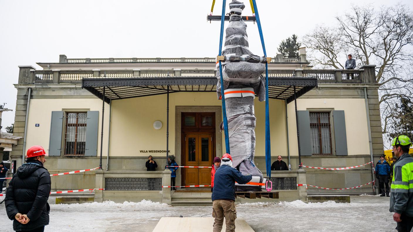 Le statue hanno viaggiato da Londra a Zurigo