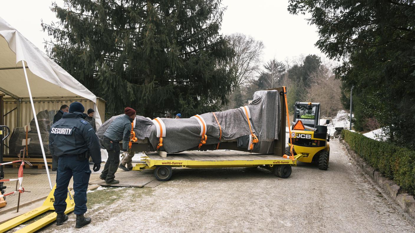 Le statue hanno viaggiato da Londra a Zurigo
