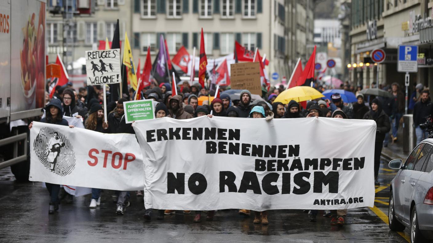 I dimostranti partiti dalla Waisenhausplatz
