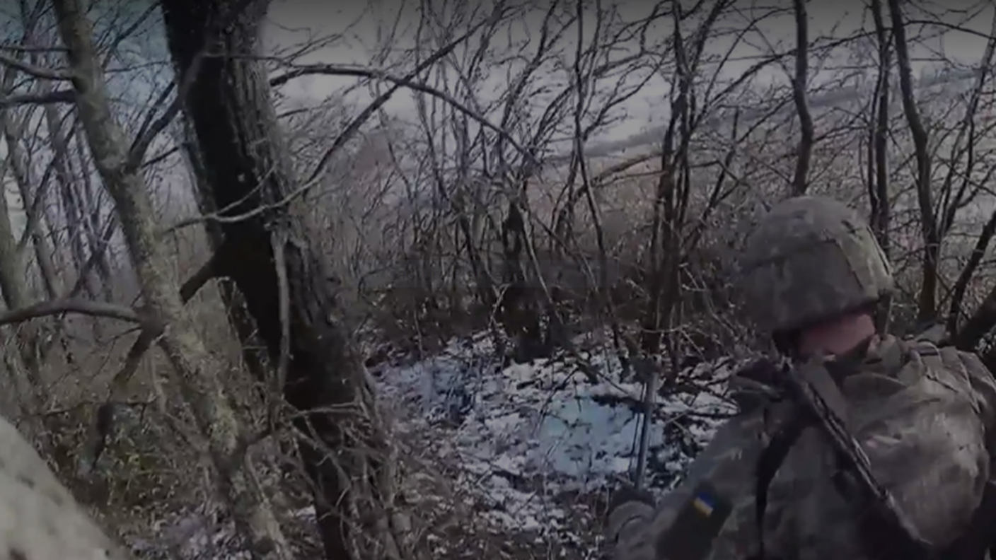 Jéröme e i suoi compagni poco prima dell'esplosione