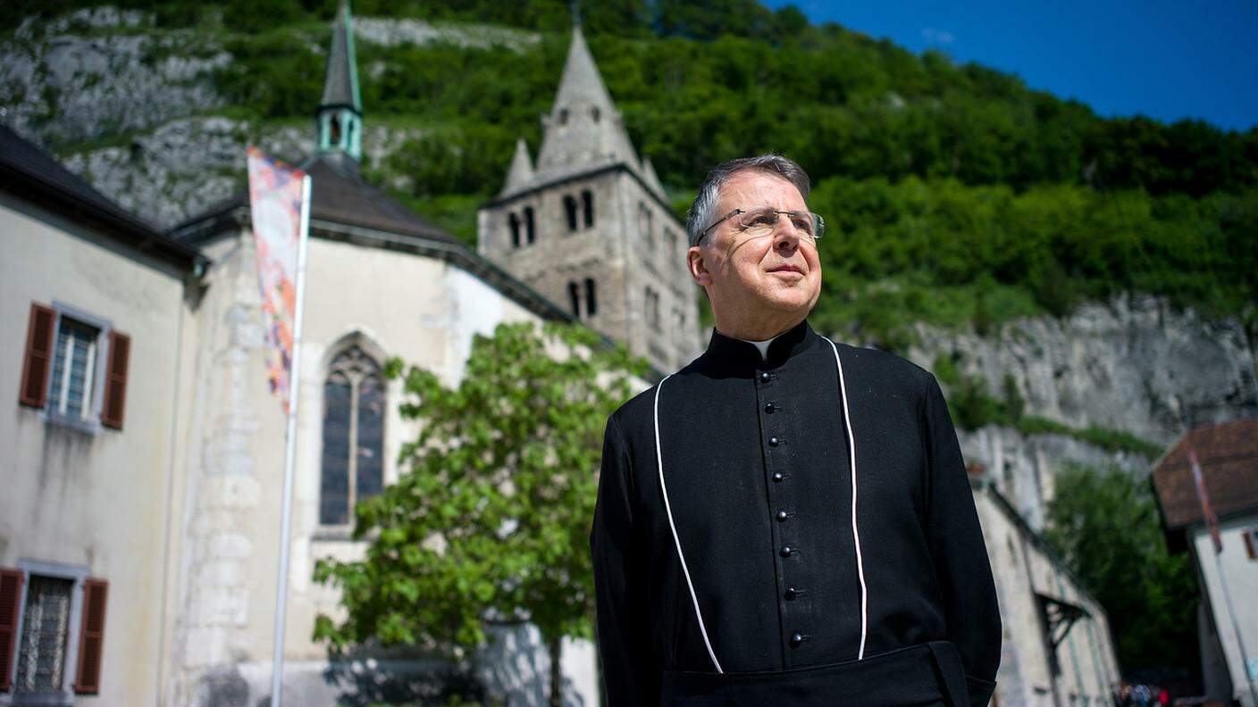 Monsignor Scarcella, qui in un'immagine risalente al 2015, dopo il suo insediamento a capo dell'abbazia vallesana di St.Maurice