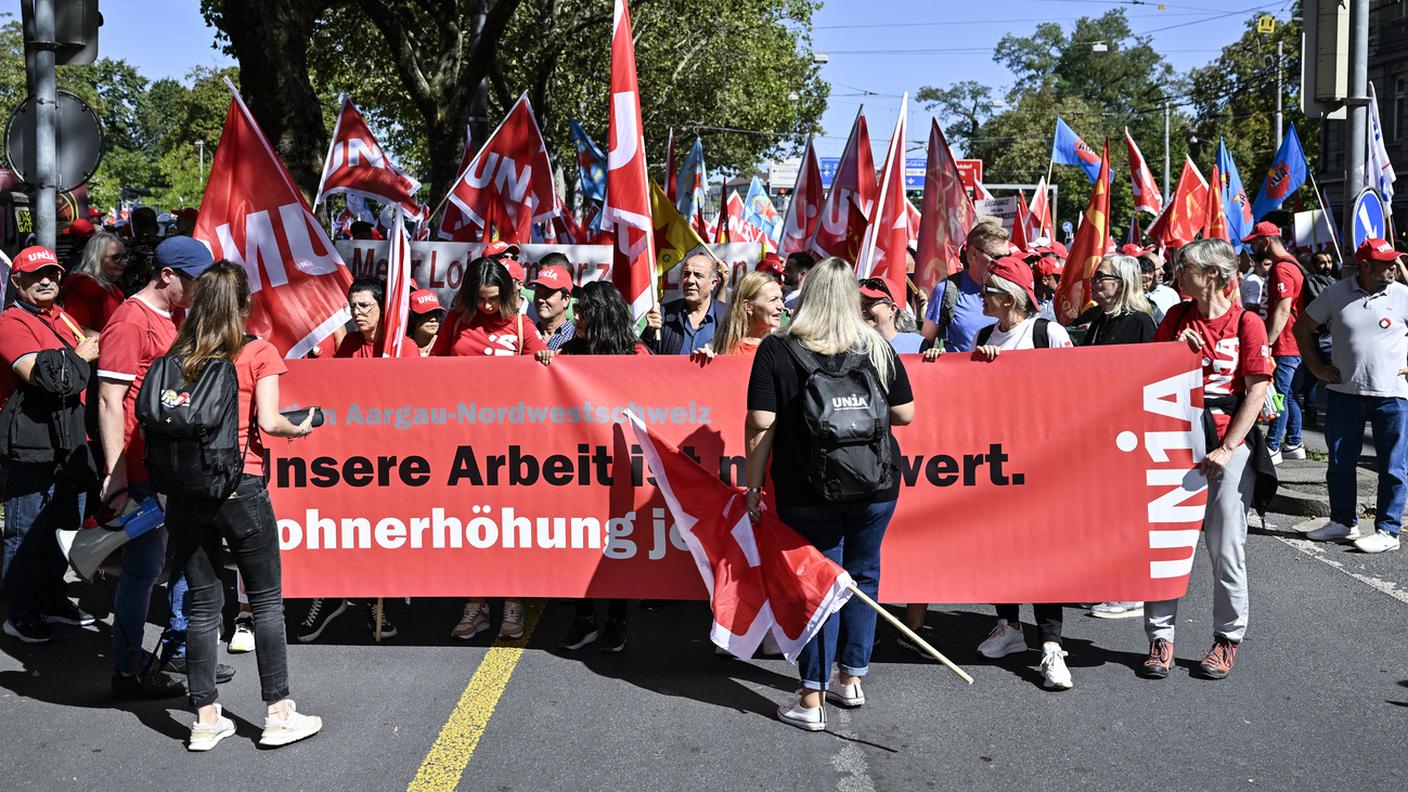 Manifestazione sindacati a Berna