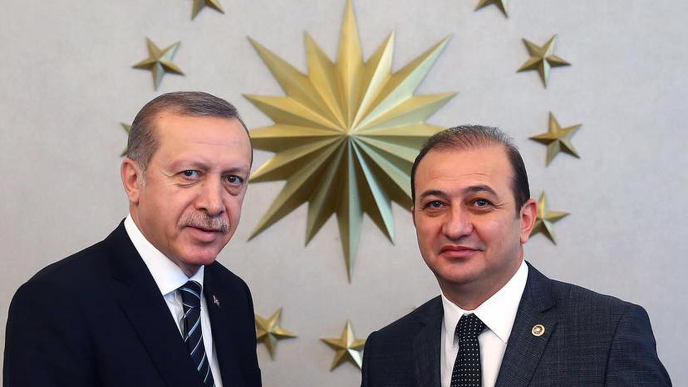 Yildirim, a destra, con il presidente Erdogan