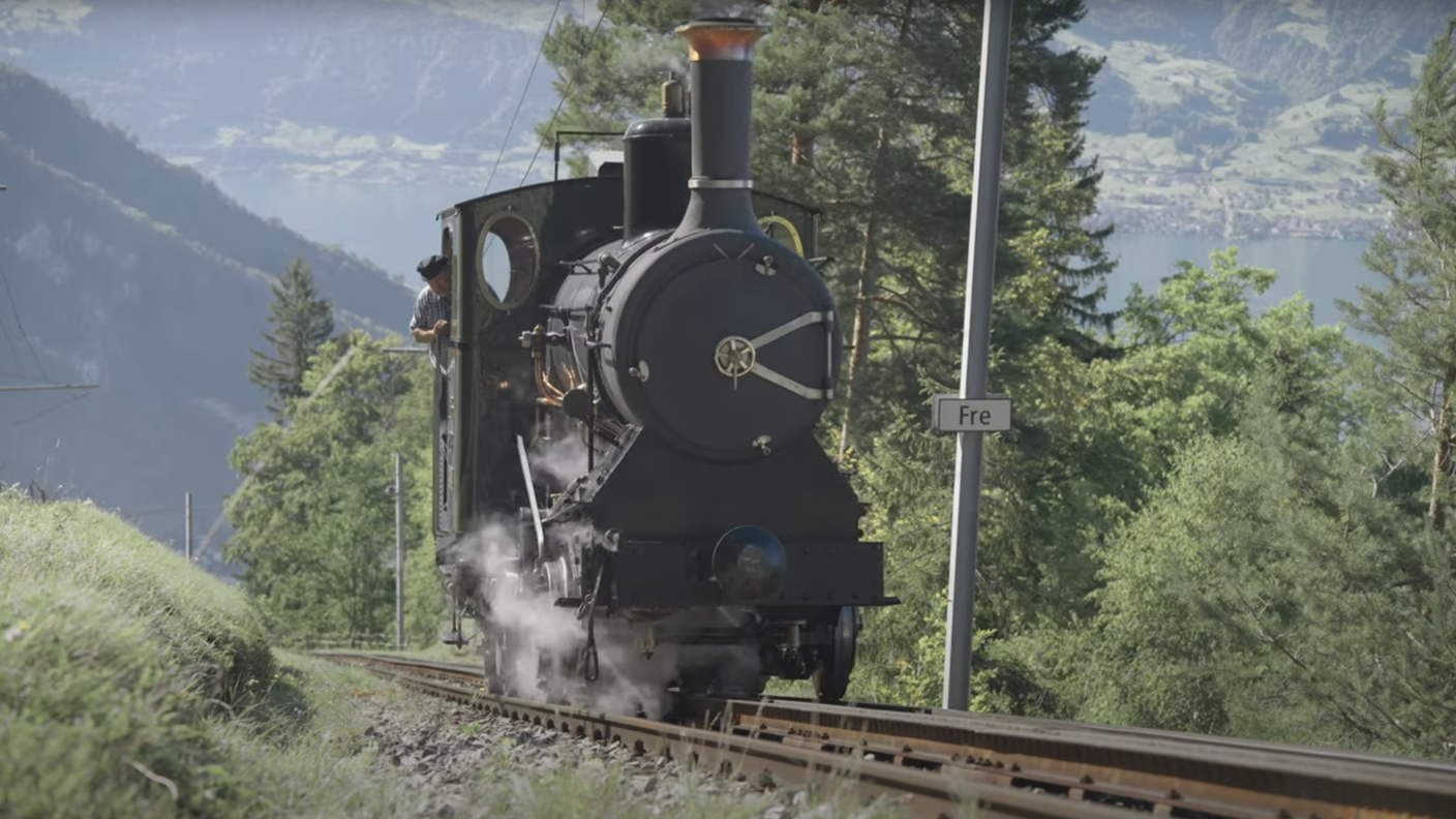Locomotiva a vapore numero 16 sul Rigi