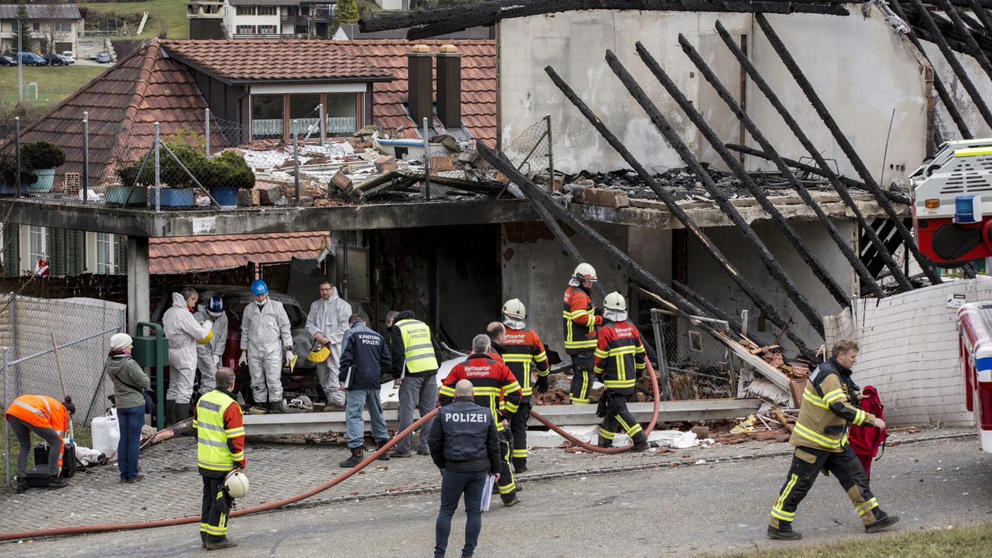L'abitazione bruciata all'alba di domenica a Gansingen, nel canton Argovia