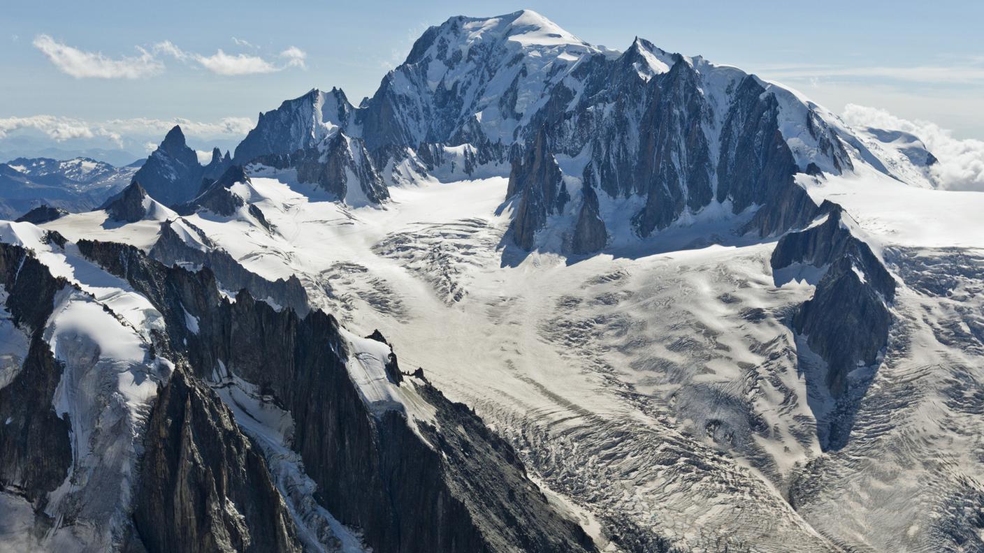 Nella zona del massiccio del Monte Bianco la scossa percepita all'1.30.