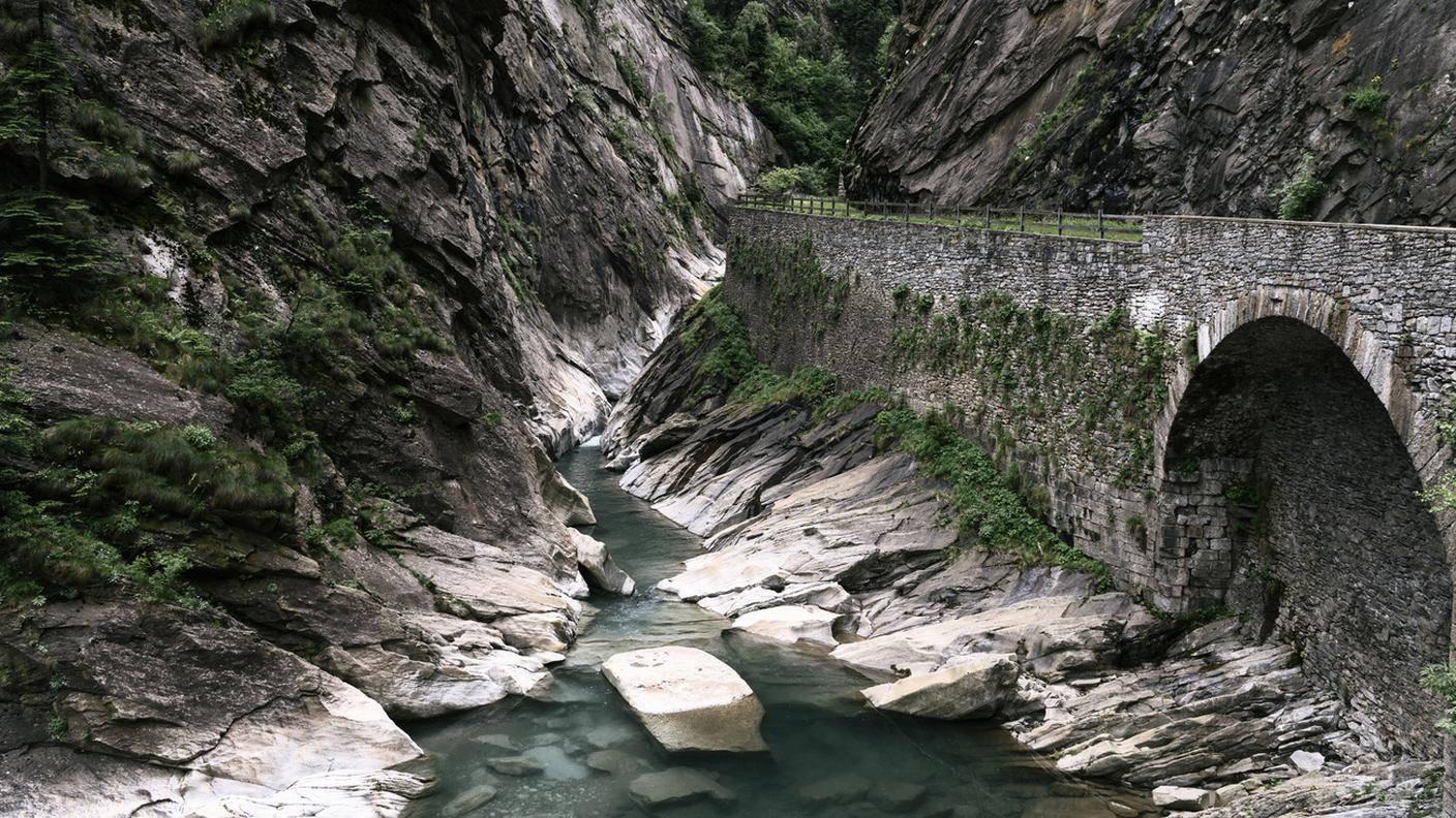 Leventina, la gola del Piottino