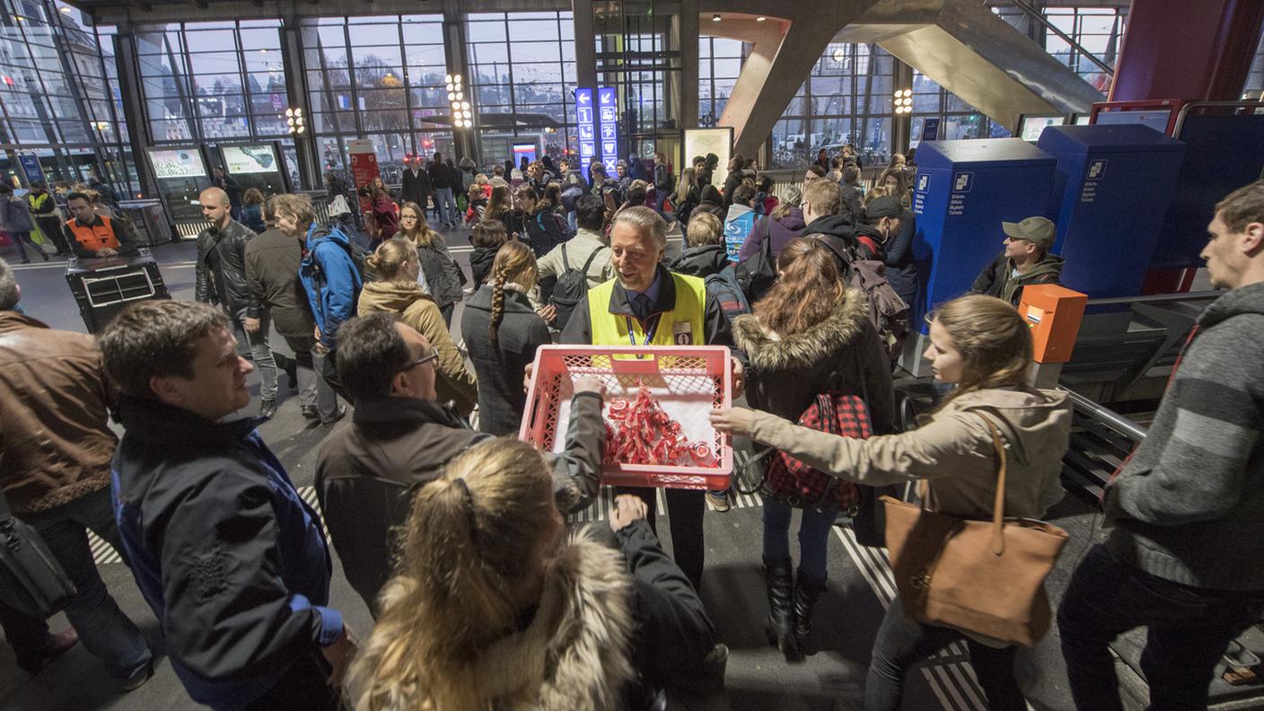 Cuori di cioccolato per ringraziare gli utenti della pazienza