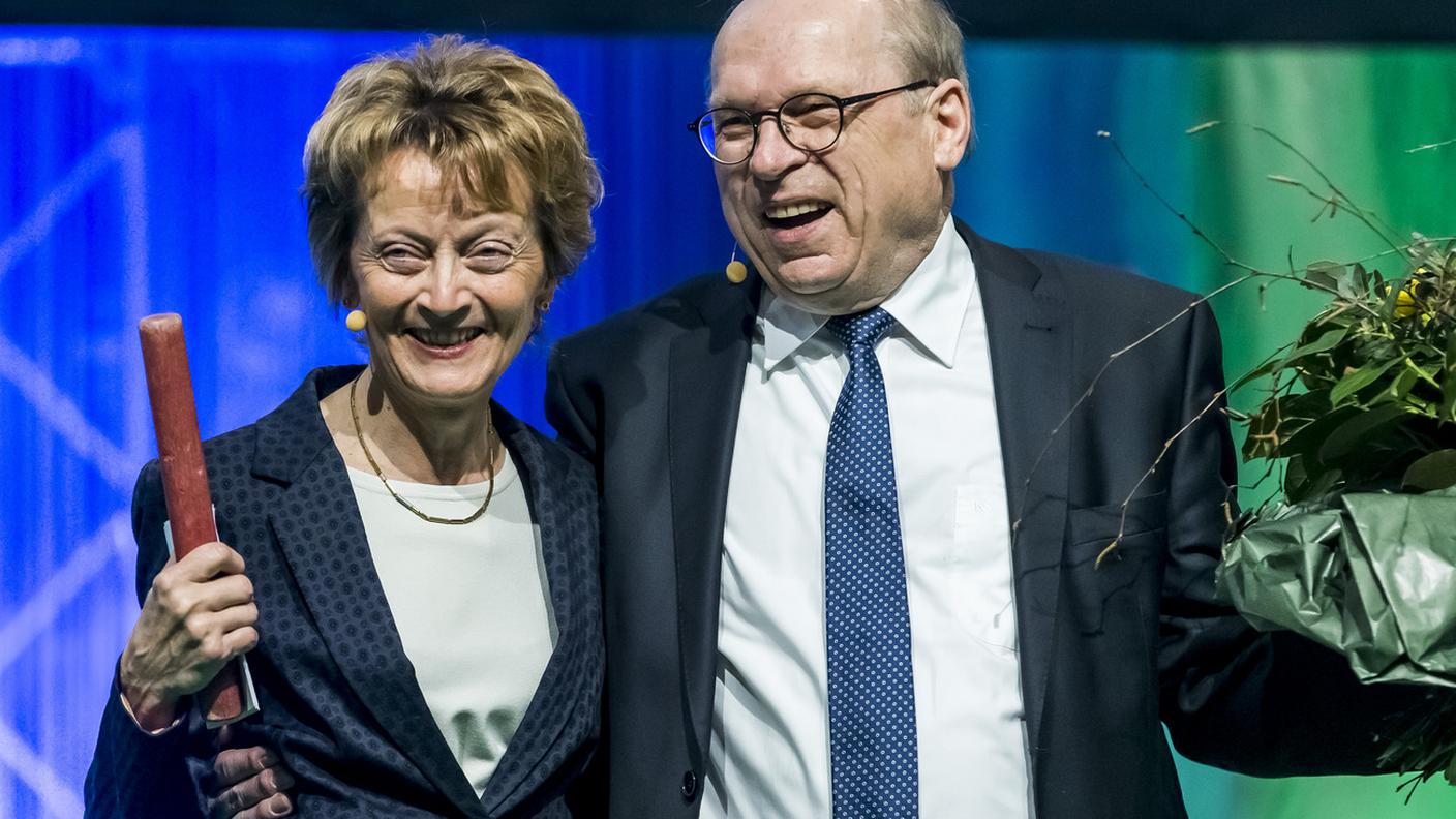 Passaggio di testimone tra l'ex consigliera federale e Toni Frisch