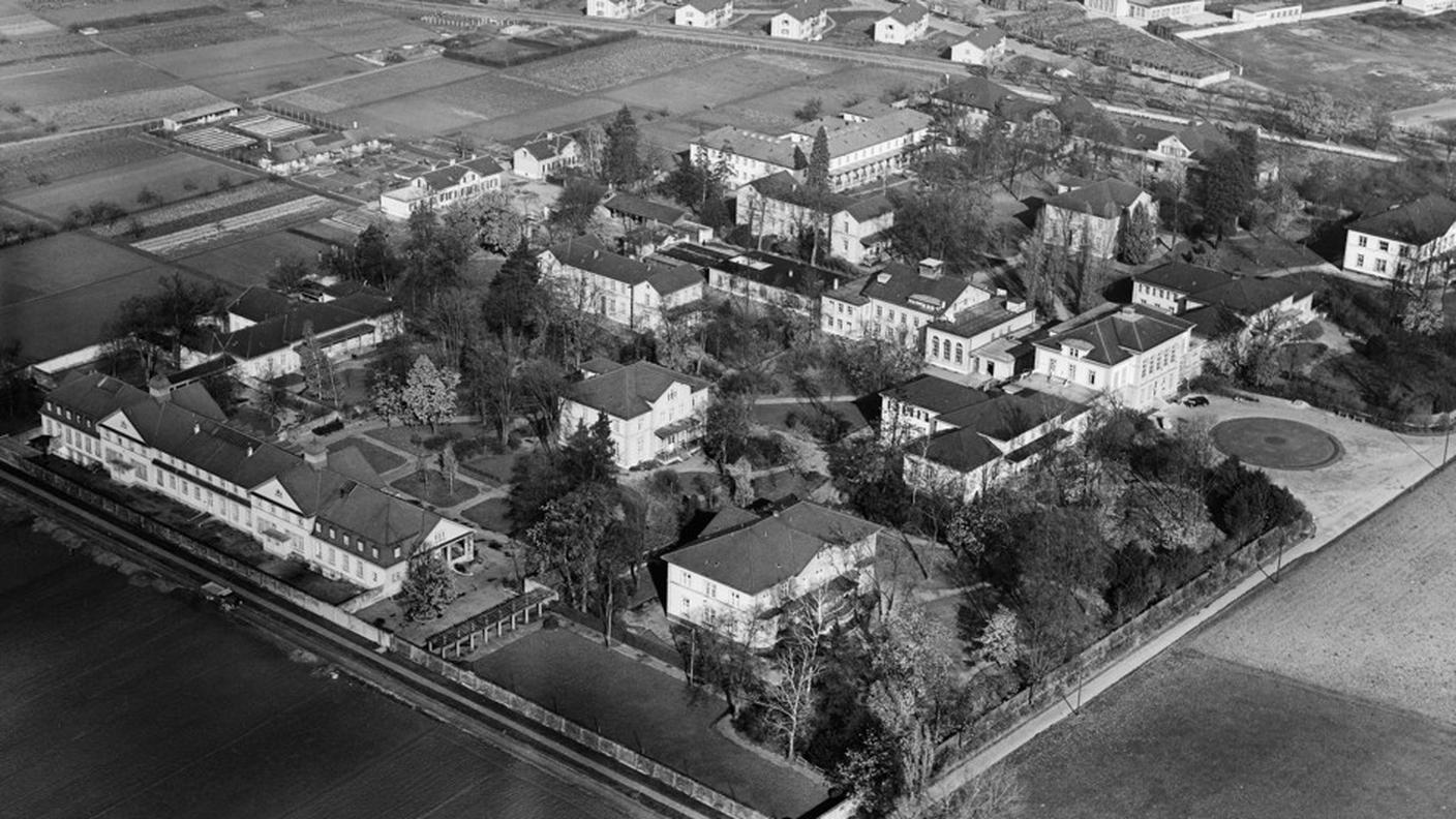 La clinica vista dall'alto nel 1953