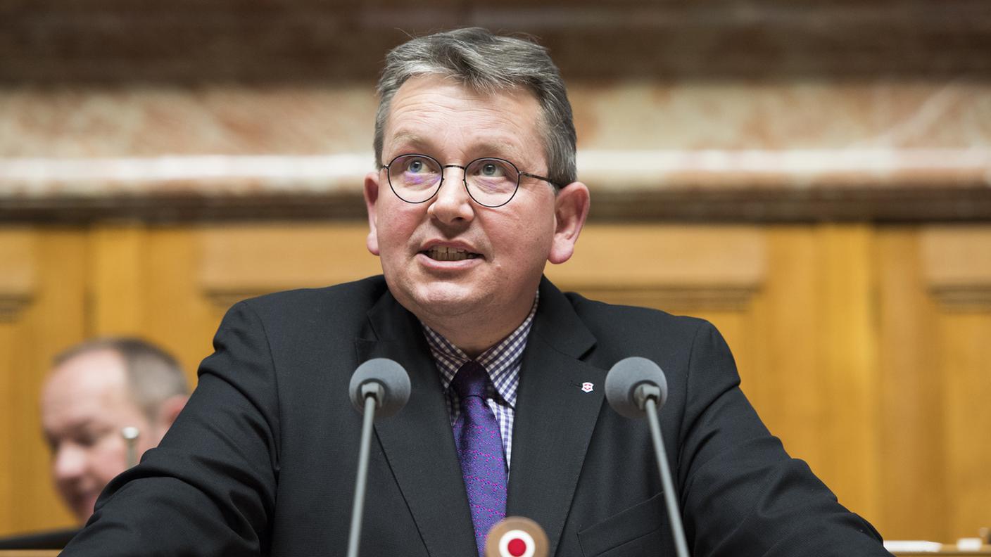 Volano gli stracci, ma il deputato ha annunciato che non farà ricorso