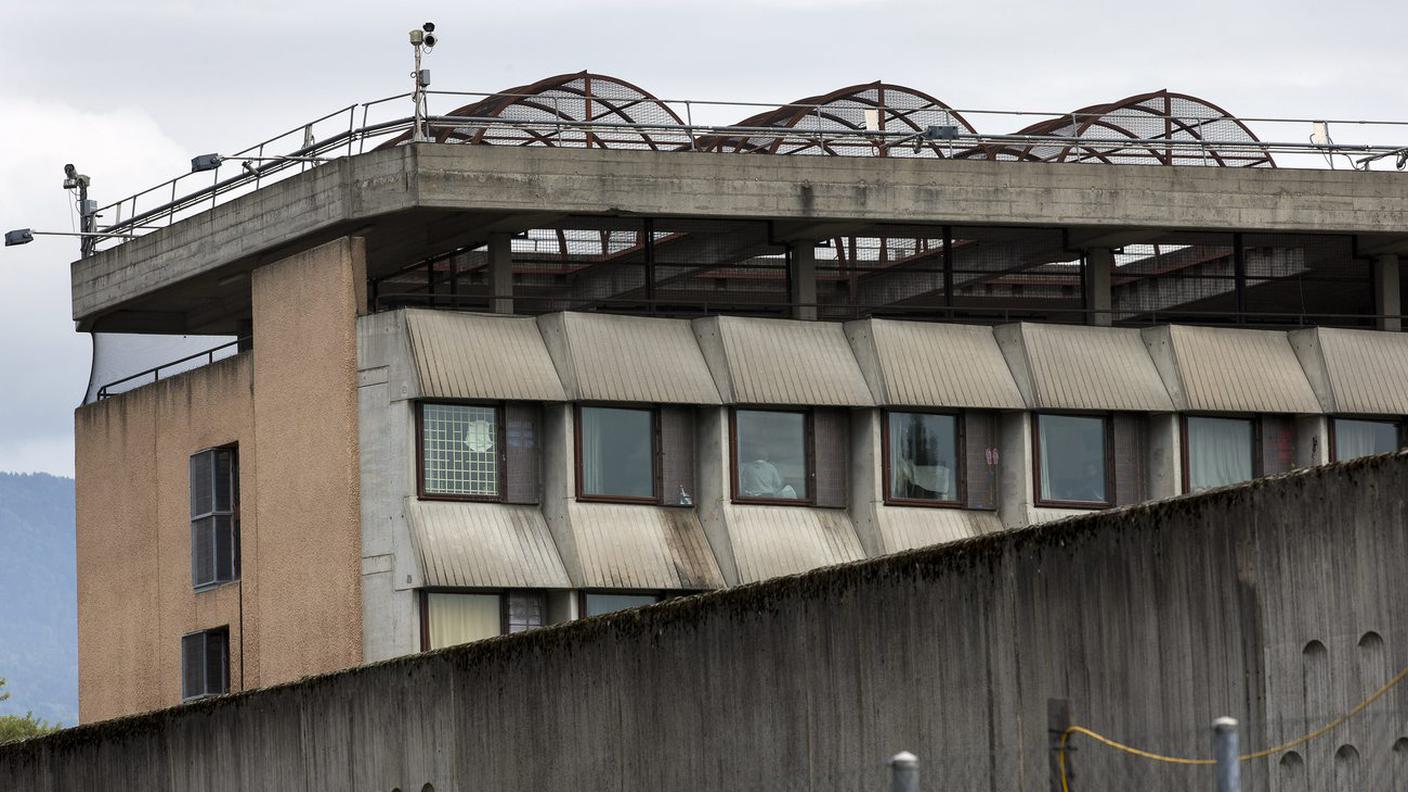 Le condizioni in cui vivono i prigionieri sono state criticate più volte