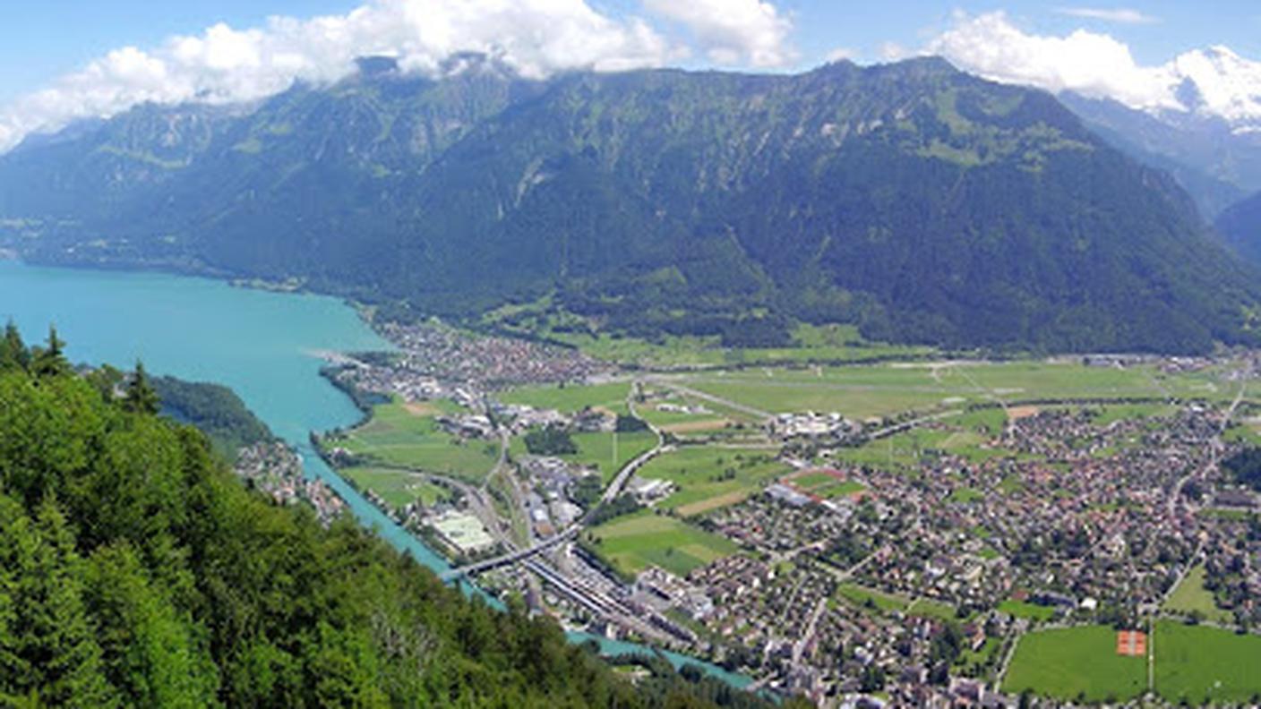 Il comune di Unterseen si affaccia sul lago di Thun