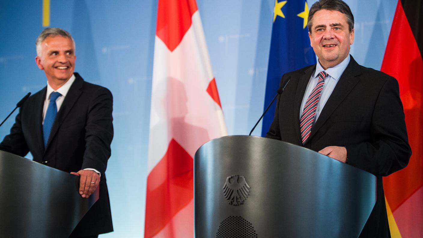 Burkhalter e Gabriel insieme un mese e mezzo fa a Berlino