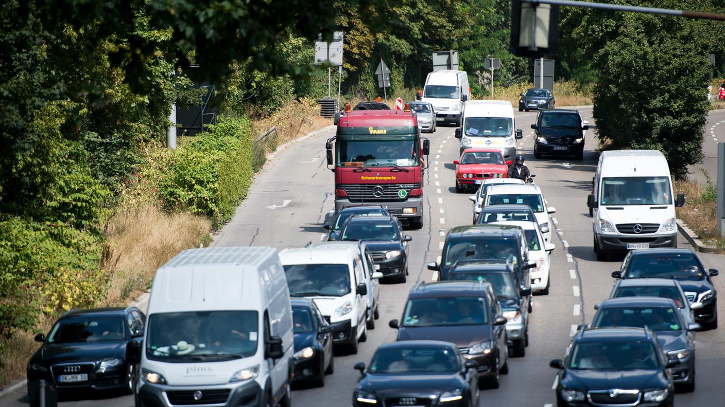 L'auto resta il mezzo di trasporto per eccellenza 