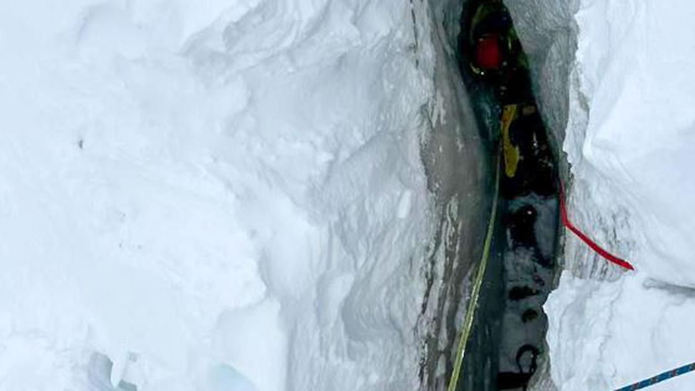 Sciatore rimasto bloccato in un crepaccio a Saas-Fee