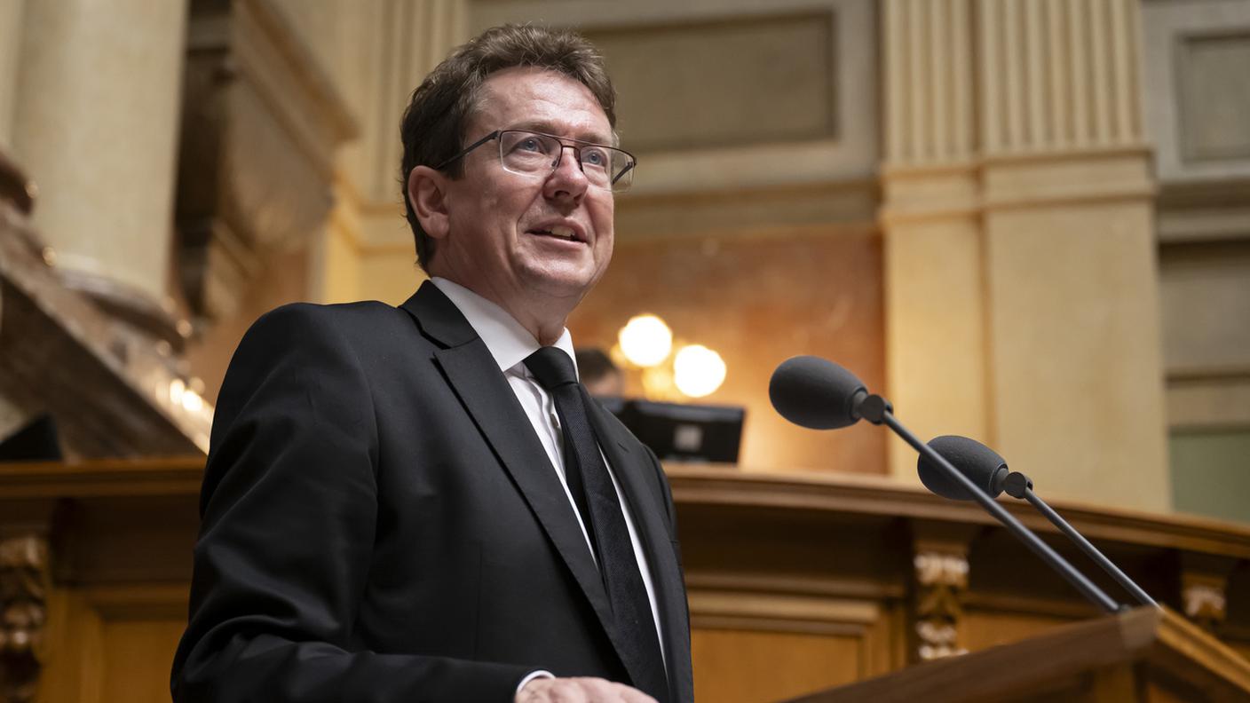 Il consigliere federale UDC Albert Rösti sottolinea l'esigenza di regolamentare l'intelligenza artificiale in Svizzera KEY.jpg