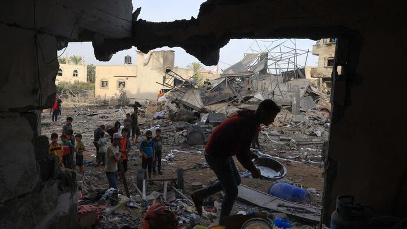 damaged building following Israeli bombing on Rafah in the southern Gaza Strip
