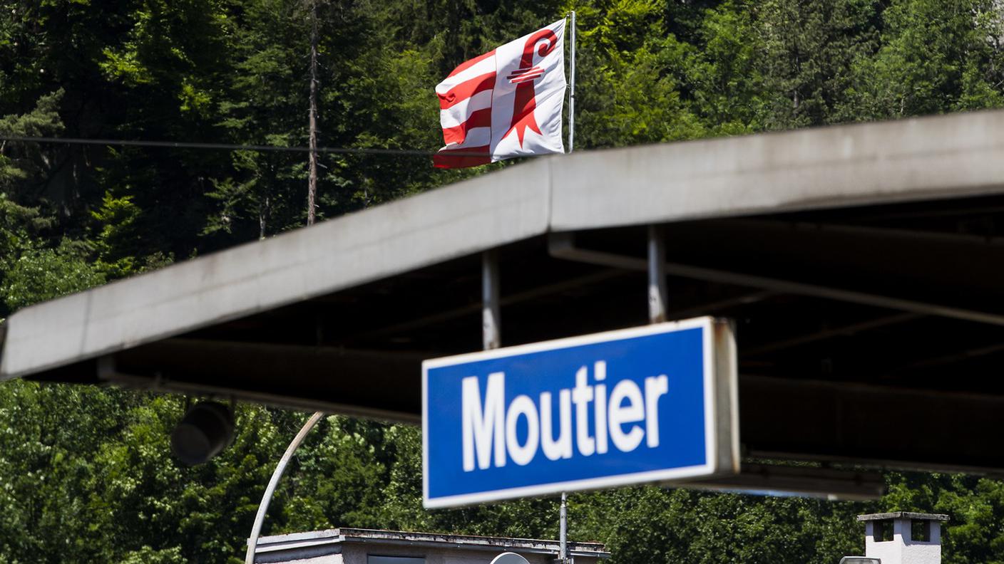 A Moutier sventola la bandiera giurassiana