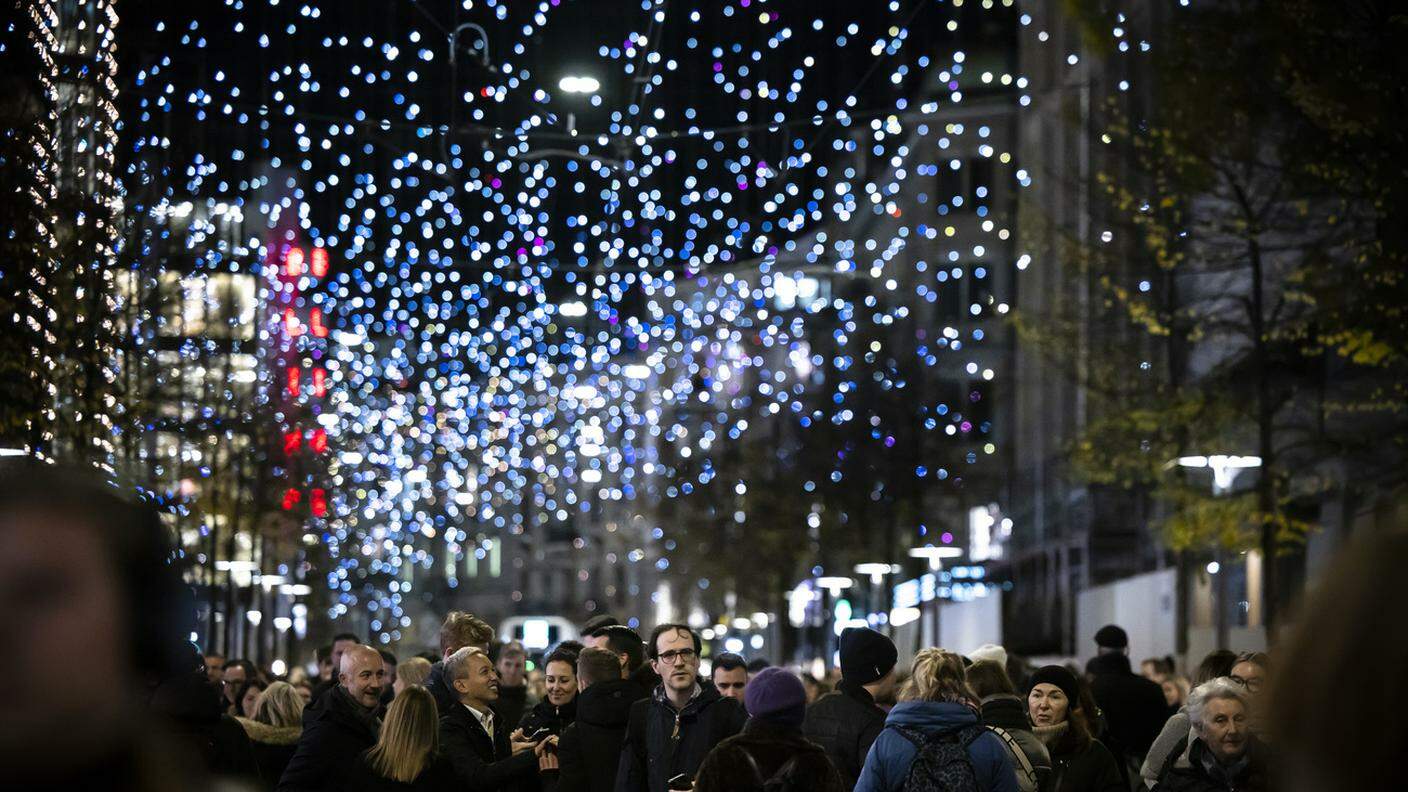 In molte città tornano le luminarie natalizie