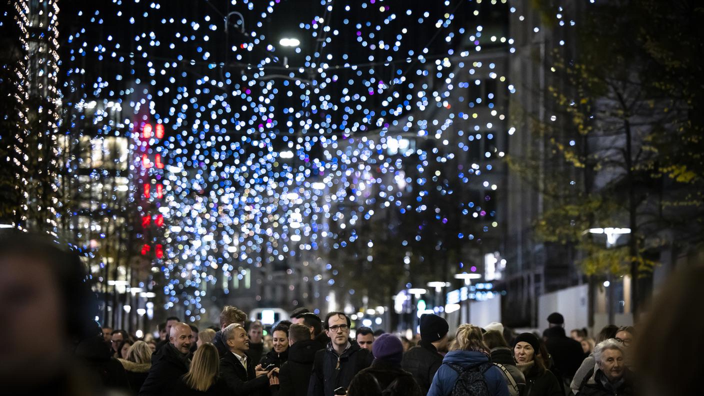 In molte città tornano le luminarie natalizie